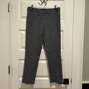 Women’s size 6 Amanda + Chelsea size 6 slacks